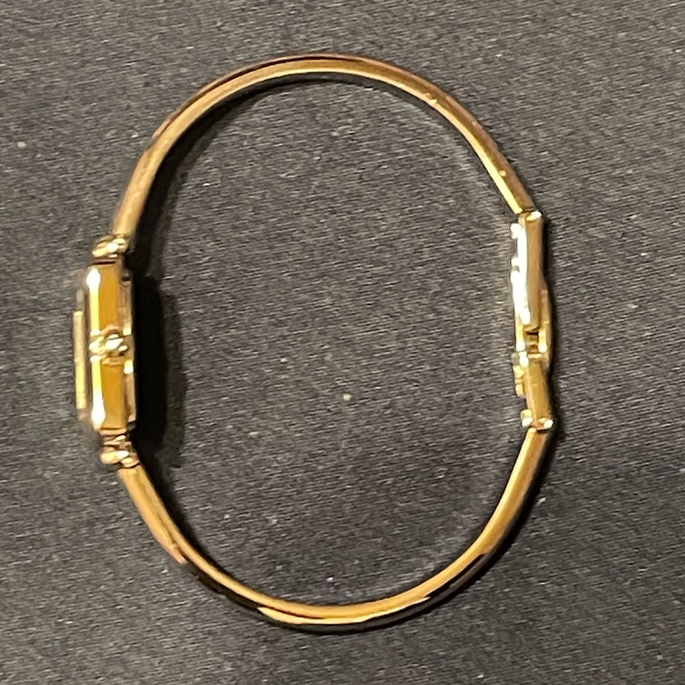 Gucci Black and Silver Square Face Watch - Picture 9 of 11